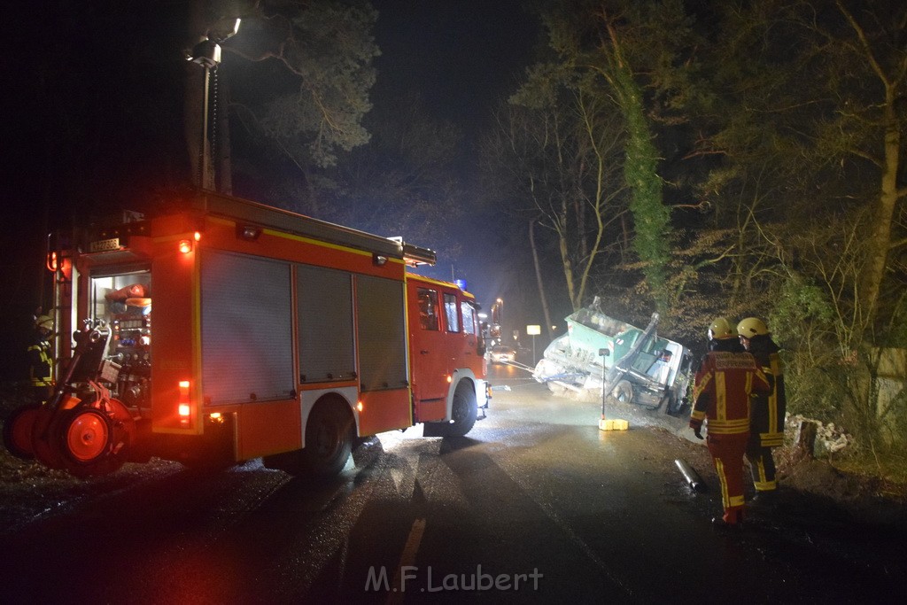 Container LKW umgestuerzt Koeln Brueck Bruecker- Dellbruecker Mauspfad P346.JPG - Miklos Laubert